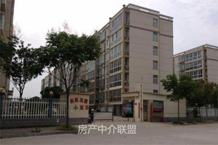 龙都龙都容郡3室2厅1卫74万115m2出售